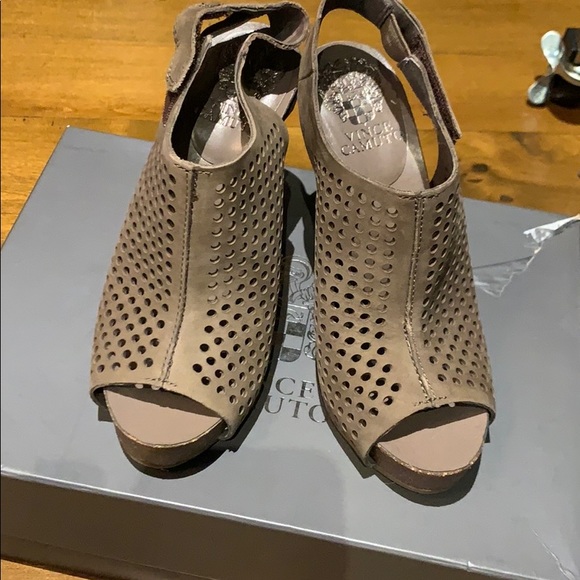 Brand new Vince camuto shoes - Picture 5 of 5
